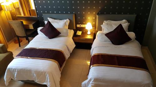 Crown Hotel Room Type - Deluxe Twin Room