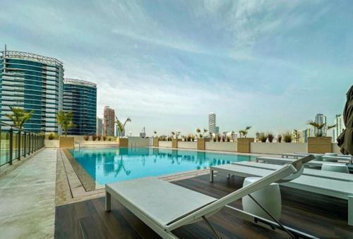 Luna Haven Retreat Luxury 1BH in JVC Dubai