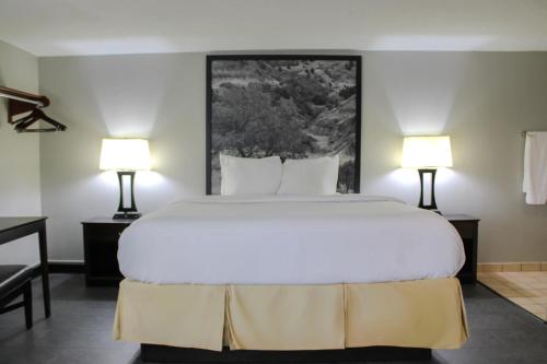 Super 8 by Wyndham Williston ND - image 5