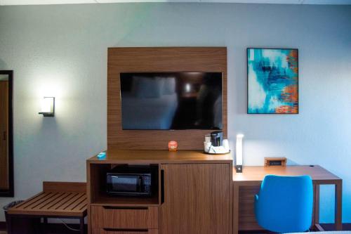 Quality Inn Fayetteville I-95 - image 7