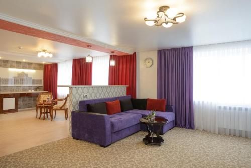 Horizont Hotel Horizont Hotel is a popular choice amongst travelers in Nakhodka, whether exploring or just passing through. The hotel offers a high standard of service and amenities to suit the individual needs of a