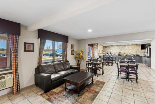 Days Inn & Suites by Wyndham Des Moines Airport in Des Moines, USA