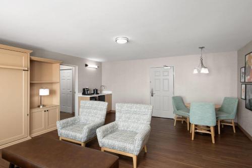 Sleeps 6