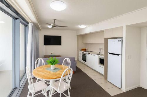 Közös társalgó / TV, Central Kensington Apartments in Townsville Városközpont