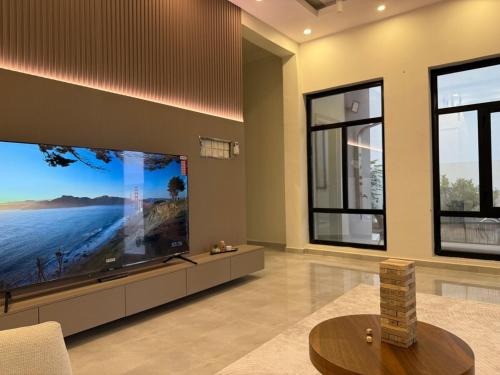 H chalet in Barka