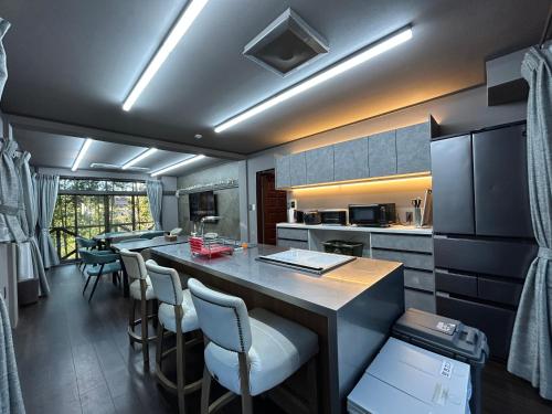 ファミーユ 一碧湖 湖近く 温泉 屋根付バーベキューテラス 1棟貸切宿