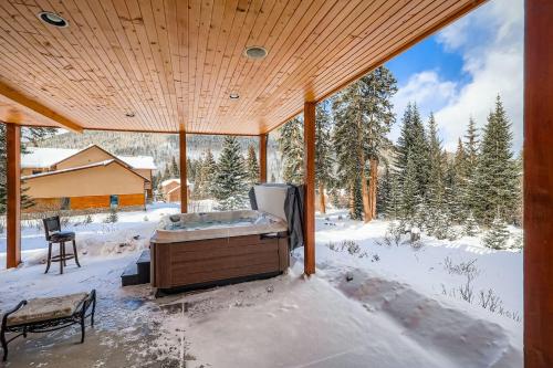 NEW LISTING! Peaks Paradise home in Blue River