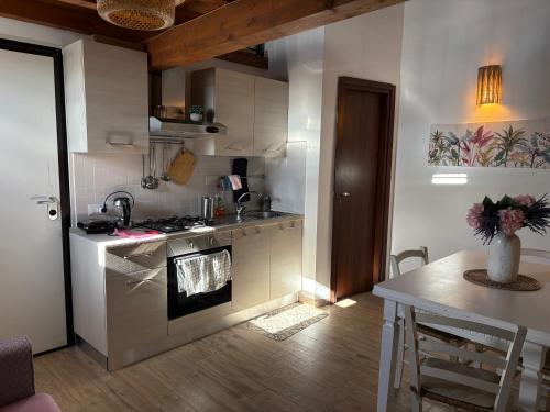 Seadmed, Guest House Little Flower in Sutri