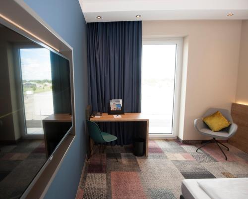 room detail thumbnail 1