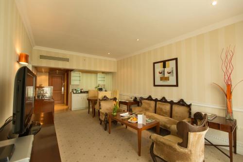 ห้องครัว, โรงแรม เดอะ แชนเซอรี พาวิลเลียน (The Chancery Pavillion Hotel) in บังกาลอร์