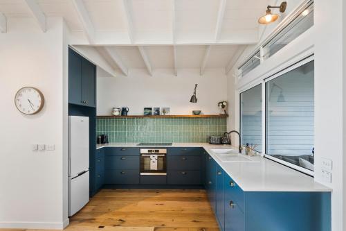 Gerroa Sands Beach House and Spa Sleeps 8 in Gerroa