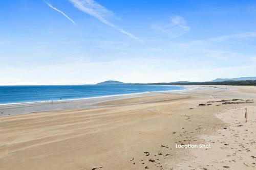 Gerroa Sands Beach House and Spa Sleeps 8 in Gerroa