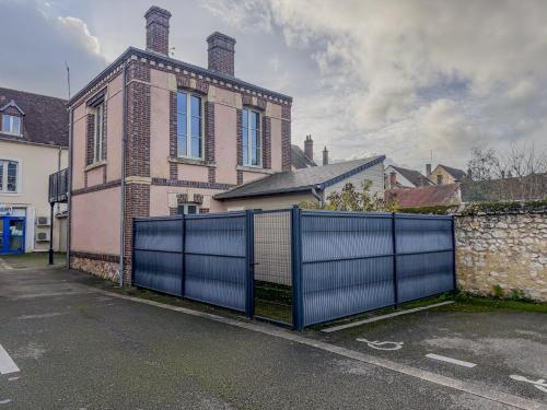 La Rose Urban avec Parking privé et Gare à 2 min - Location saisonnière - Nogent-le-Rotrou