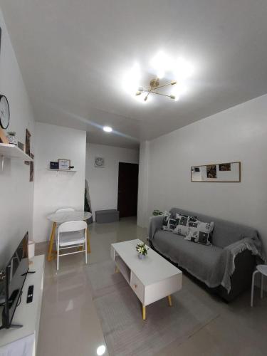 JLG Transient Home Pagsanjan Laguna in 百勝灘