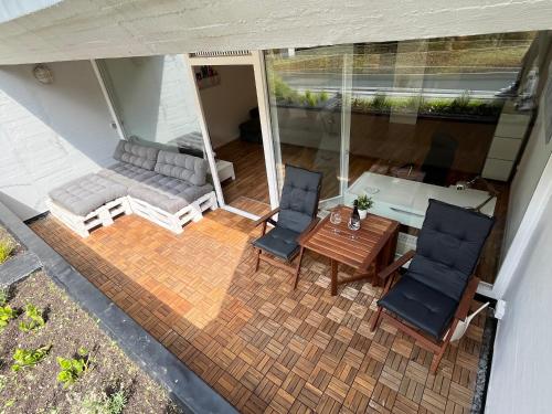 Balcony/terrace, Vima`s Apartment mit Terrasse, Pool & Tennis-Court - bei Koln in Bergisch Gladbach
