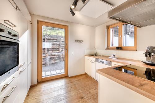 virtuve, Panorama Ferienhaus Zora in Gurtisa