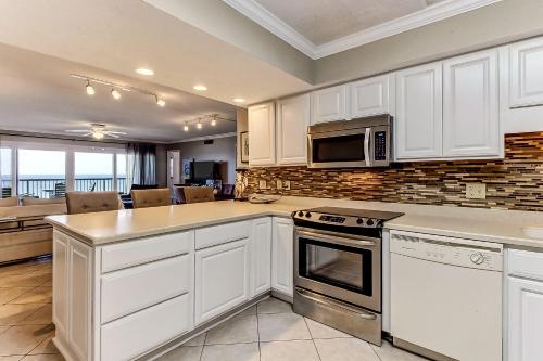 Beachfront Family Condo with Pool Fishing and Pier Access - Amelia By The Sea - image 4