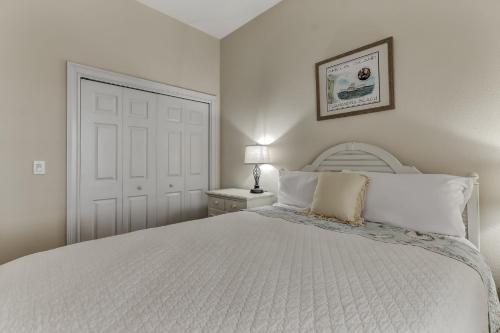 Top Floor Beach View Condo - Ocean Park 409 - image 4