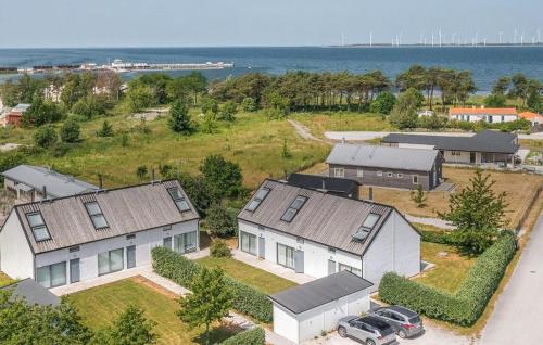 . 3 Bedroom Nice Home In Burgsvik
