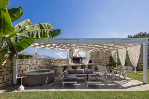 Thalmargia Villas, with Pool, Hot Tub & Ultimate Peace, By ThinkVilla in Kouloukonas