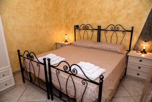 2 bedrooms, 4 beds
