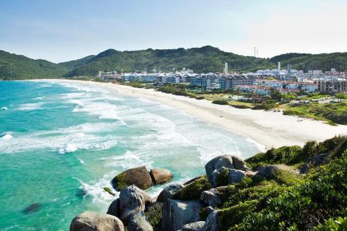 Praia Brava Floripa AP 50 m da praia in 普拉亞布拉瓦