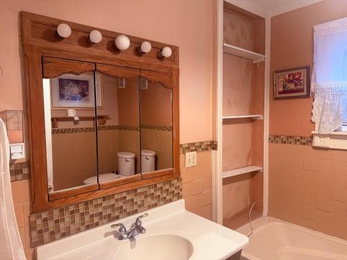 Stay with Jay - Segunda Room in Cleveland, USA
