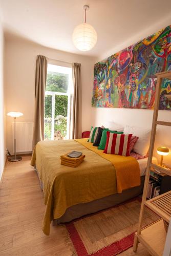 Green balcony & king size bed, Prague