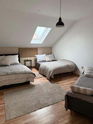 City Cozy Apartment in Komorni Lhotka