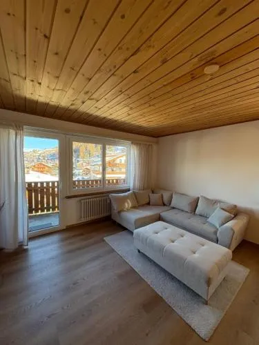 Sonniges Apartment im Zentrum mit Bergblick in Grächen, Schweiz