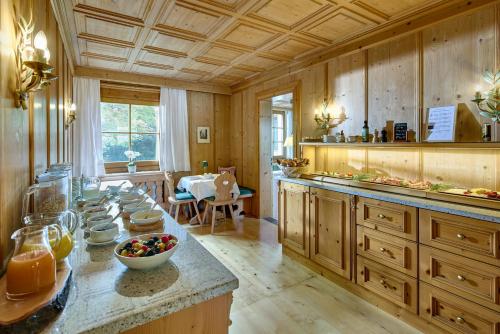 餐飲選擇, Alpenhof - ruhige Wohlfühloase im Fünf-Seenland in S-Bahnnähe (Hotel Alpenhof - ruhige Wohlfuhloase zwischen Munchen, dem Funf-Seenland und den Bergen, in S-Bahnna) in 高廷