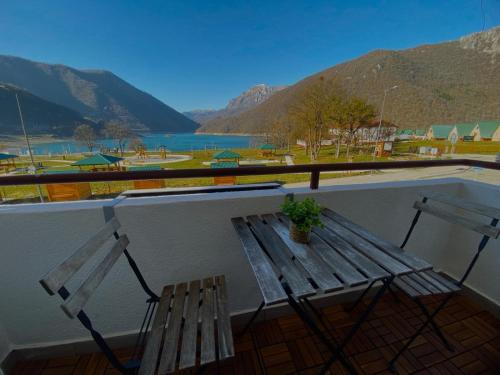 Apartment Lake story in Pluzine