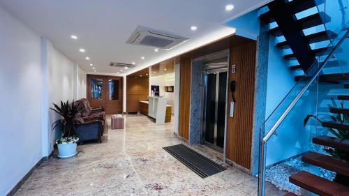 入口, The Paradise Platinum in 甘吉布勒姆