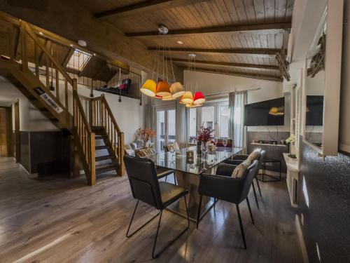 Central & Elegant Apartments,partially with Fireplace, by Zermatt Rental, Церматт