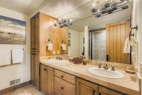 Lucky Star Apartment at Belle Arbor – Park City, UT