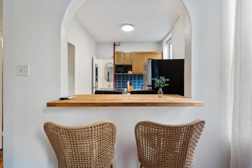 Spacious 2BR on the Upper East Side Steps from Central Park, New York (Foto 4)