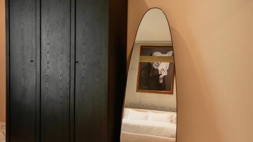 شقة فاخرة بغرفتي نوم - موقع مميز - تصميم فاخر 106 - image 2