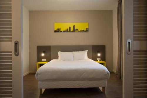 1 king bed, 1 sofa bed