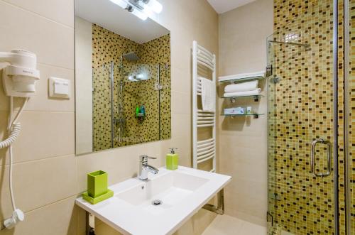 Seva Hotel Health Club - image 13