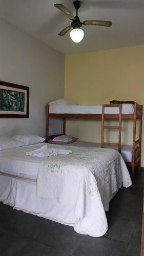 1 double bed, 1 bunk bed