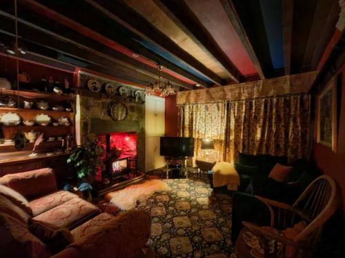 Fantastic sea views at Century's old Alma's Cottage - Sleeps up to 8 guests in Penmaenmawr