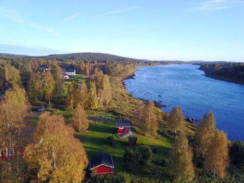 Viesnīcas āriene, Private Riverside Cabin & Sauna - Northern Lights from Your Terrace in Paranena
