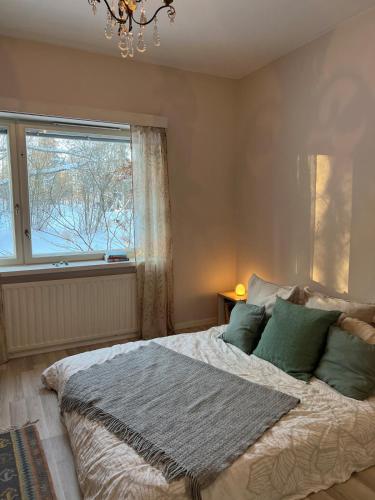 Simply furnished spacious apartment in Käpylä