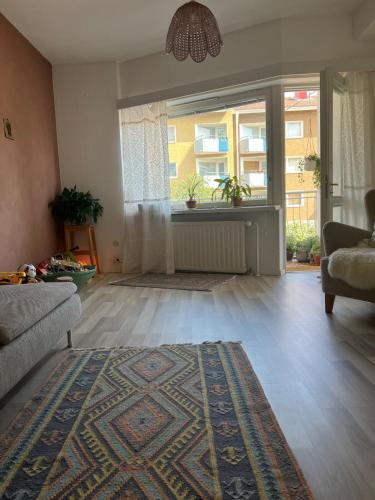 Simply furnished spacious apartment in Käpylä