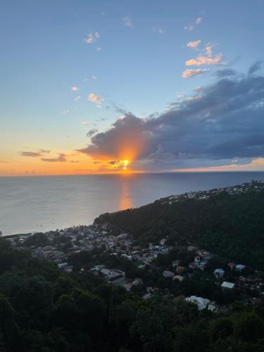 Élégant T2 avec vue sur la mer des Caraïbes (Elegant T2 avec vue sur la mer des Caraibes) in Schœlcher