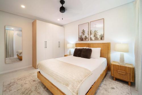 Caribbean Luxury 2BR Walk to Beach Sky Pool Deck - image 3