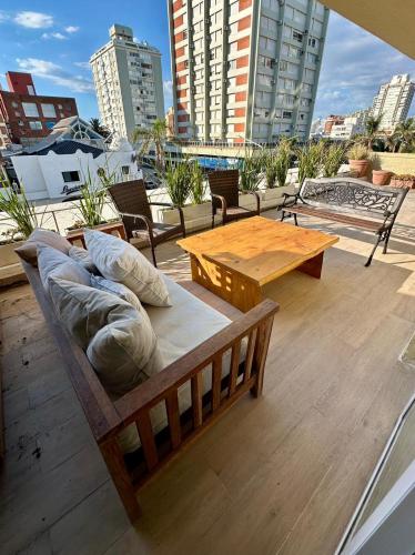 Apartamento 2 dorm sobre Gorlero