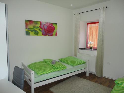 2 twin beds