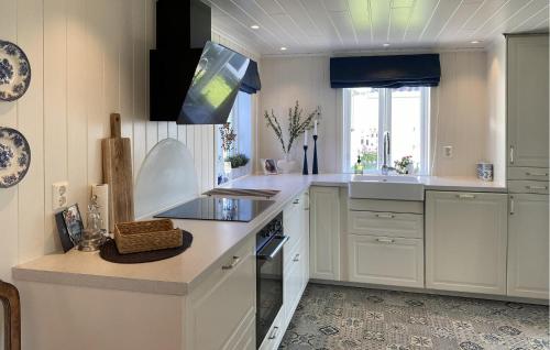 Kitchen, Cozy Home In Jelsa With House Sea View in Jelsa