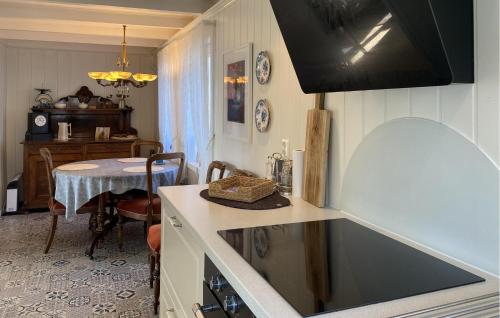 Kitchen, Cozy Home In Jelsa With House Sea View in Jelsa